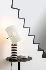 Lampe de Table en Métal Verni Blanc et Noir avec Diffuseurs Orientables pour Éclairage Diffus - Vignette | Maison Solenne