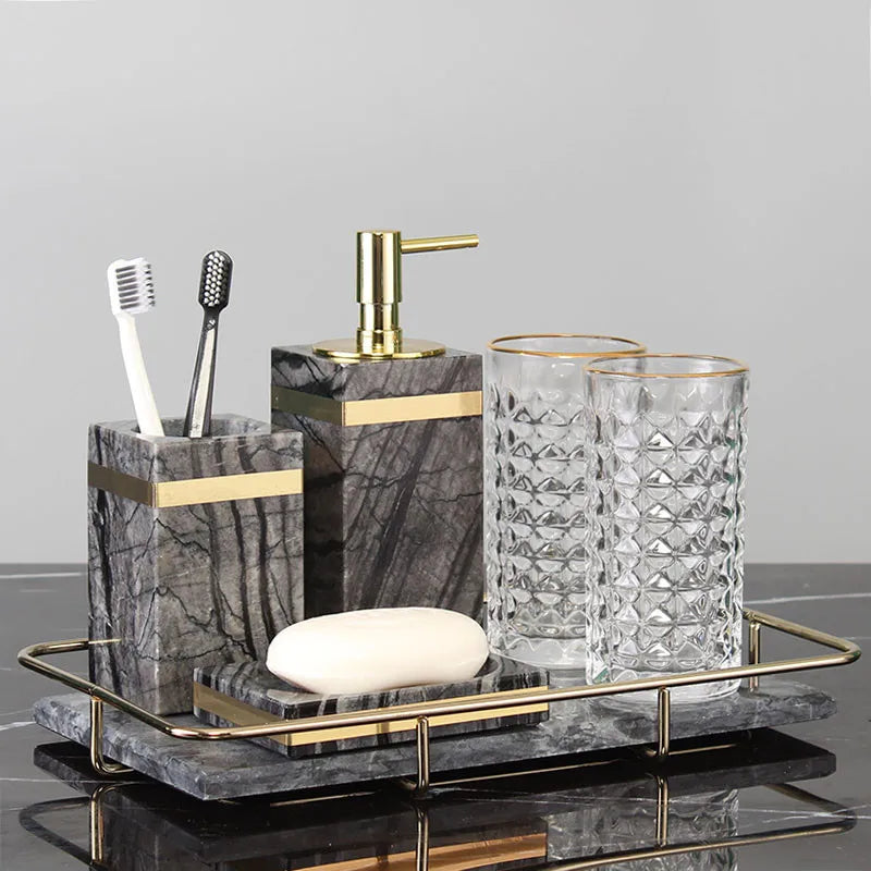 Accessoire de salle de bain effet marbre et doré