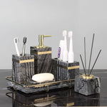 Accessoire de salle de bain effet marbre et doré - Vignette | Maison Solenne