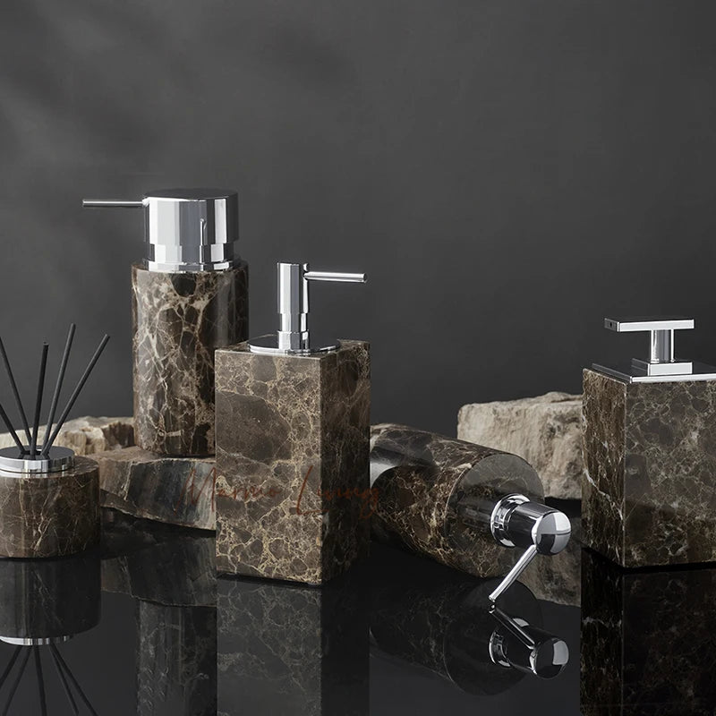 Accessoires de salle de bains en marbre naturel